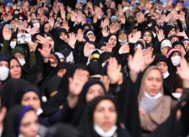 هم‎‌خوانی سرود در دیدار معلمان با رهبر انقلاب+فیلم