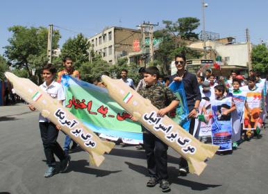 حضور دانش آموزان اراکی در راهپیمایی ۲۲بهمن+فیلم