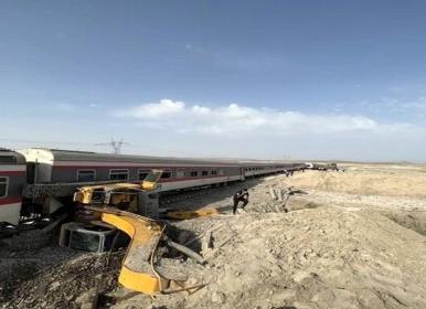 بررسی جزئیات حادثه قطار راه آهن مشهد - یزد