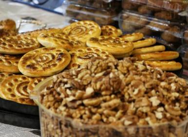 «کلوچه فومن» سوغاتی جذاب برای گردشگران+فیلم