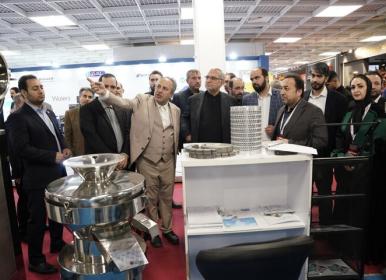 گفتگوی زیر پوستی وزیر با اهالی دارو + فیلم