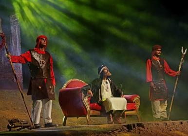 گوشه ای ازشب اول برنامه میدانی سرزمین خورشید