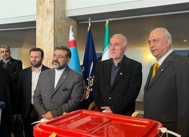 نمایش وحدت روشنفکران ایرانی در تالار وحدت +فیلم