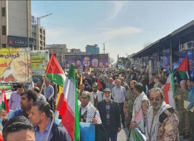 تشییع پیکر شهدای راه قدس در میدان فردوسی