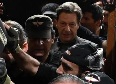 نخست وزیر سابق پاکستان بازداشت شد+فیلم