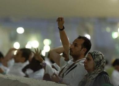 حجاج به شیطان نمادین سنگ می‌زنند+ عکس و فیلم