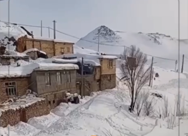 روستایی در آذربایجان شرقی که زیر برف دفن شد!