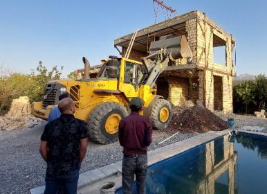 تخریب ساخت و ساز های غیر قانونی در اراضی کشاورزی +فیلم