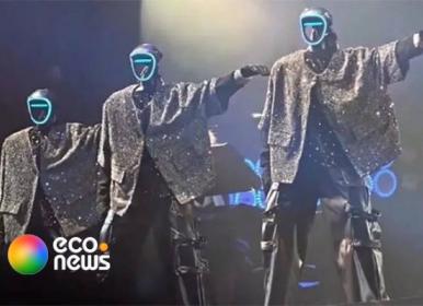 وقتی ربات‌ها جای رقصنده‌های کنسرت را گرفتند