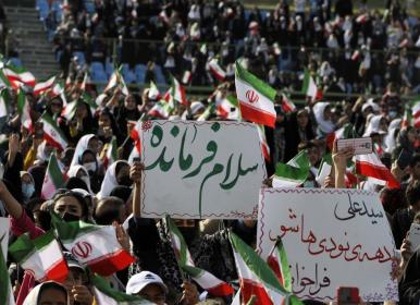 بازخوانی «سلام فرمانده» در ورزشگاه آزادی+فیلم 