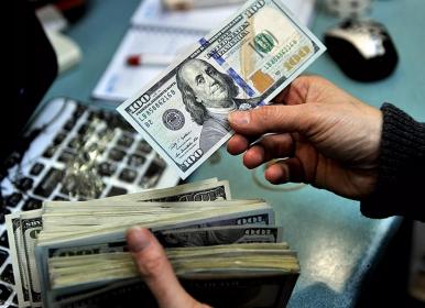 واکنش رئیس مجلس به افزایش قیمت ارز+فیلم