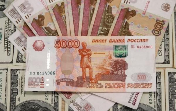 دلار در برابر روبل به پایین‌ترین سطح  رسید