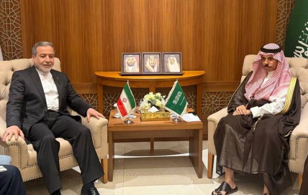 دیدار و گفتگوی عراقچی و  وزیر خارجه عربستان