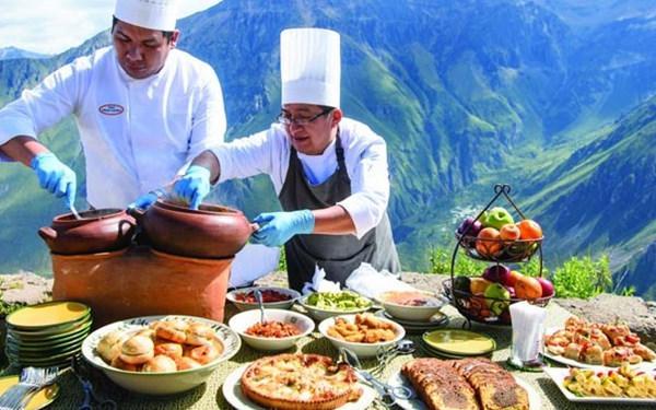 بررسی وضعیت و جایگاه گردشگری خوراک در ایران 
