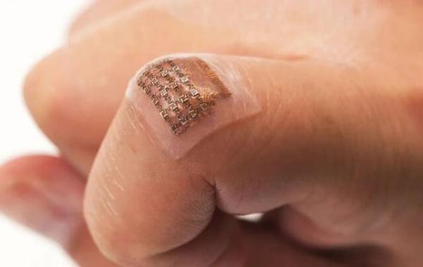 وصله ای که با اتو لباس را هوشمند می کند