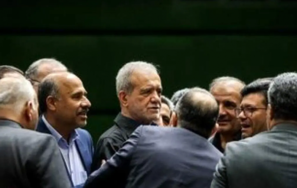 جلسه شبانه و جنجالی نمایندگان برای برکناری وزرا