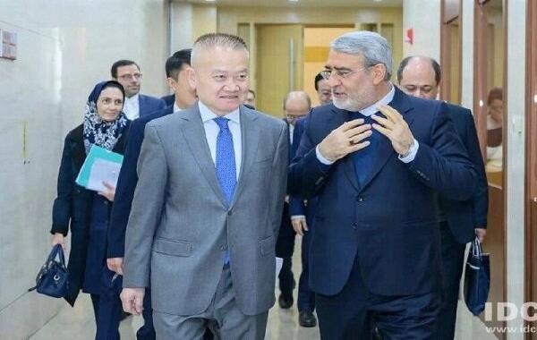 تأکید تهران و پکن بر گسترش روابط استراتژیک