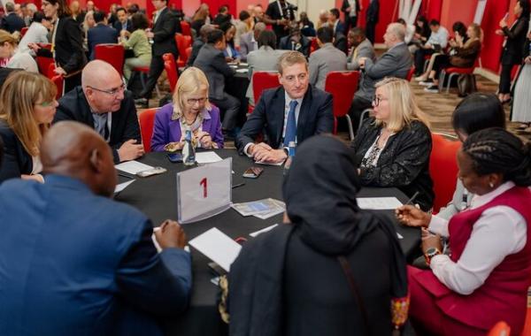 حاشیه‌های غیر استاندارد معاون یک سازمان دولتی!