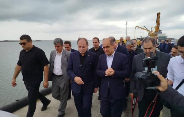 بازدید وزیر جهاد کشاورزی از اسکله بندر کاسپین‌