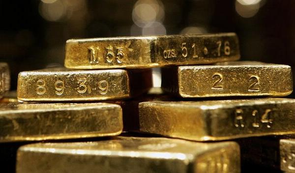 طلای جهانی با تقویت دلار عقب‌نشینی کرد