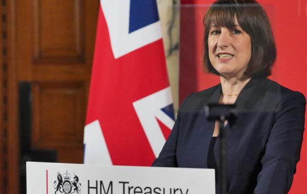 اقتصاد بریتانیا با این روند «محکوم به نابودی» است