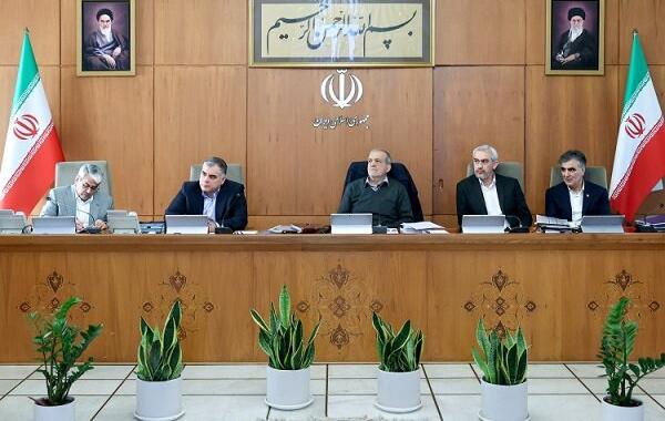 تاکید پزشکیان بر تسریع توسعه میدان نفتی آزادگان