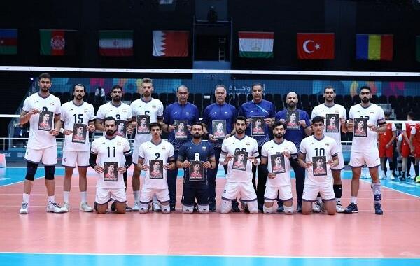 تمجید و عهد و پیمان ملی‌پوشان با صابر کاظمی 