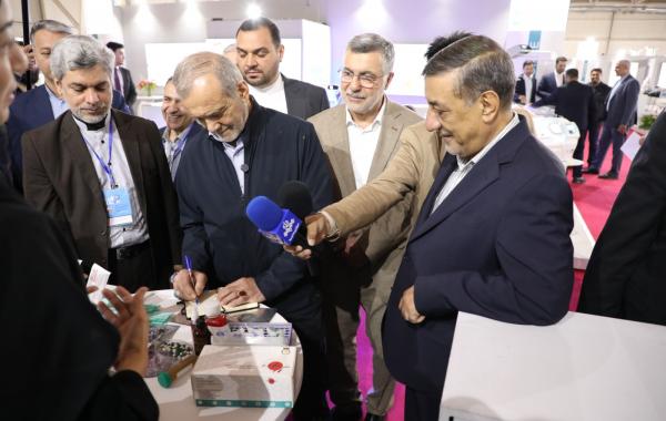 بازدید رئیس جمهور از نمایشگاه ایران هلث 1404+فیلم
