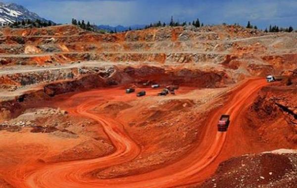 عرضه ۱۲۰ پهنه معدنی طلا و مس در بورس کالا