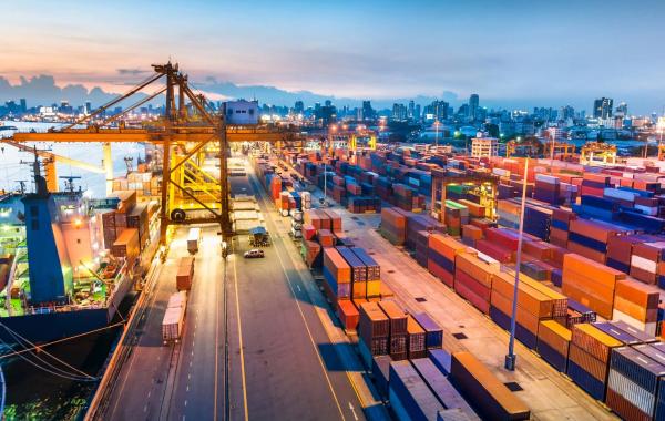 دلیلی بر عقب افتادن مناطق آزاد ایران از رقابت جهانی 