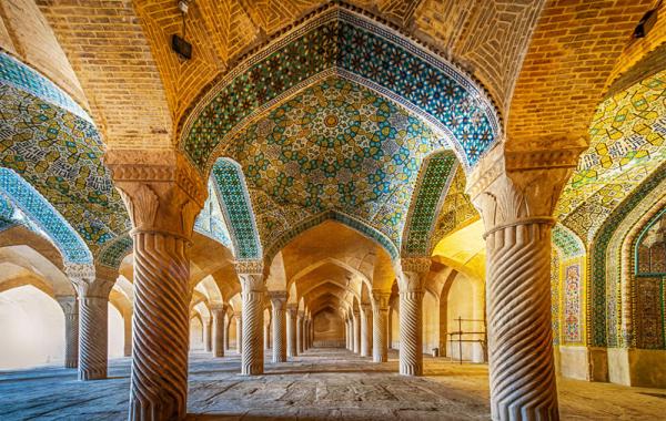 «مسجد وکیل» نگینی از زیبایی و باور در قلب شیراز