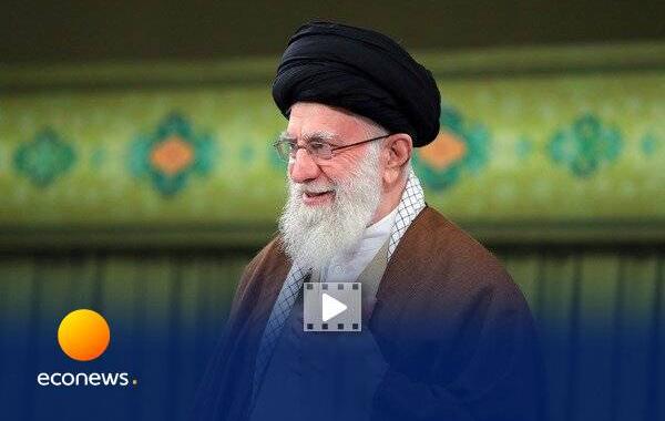 حاشیه‌های دیدار امروز مداحان با رهبر انقلاب+فیلم