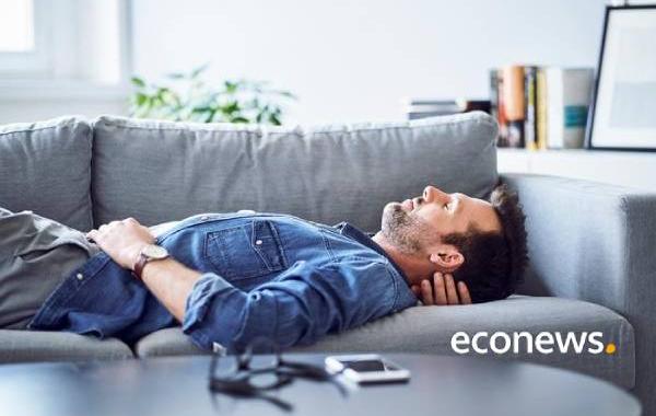 نظر کارشناسان درباره تأثیر چرت زدن بر سلامتی