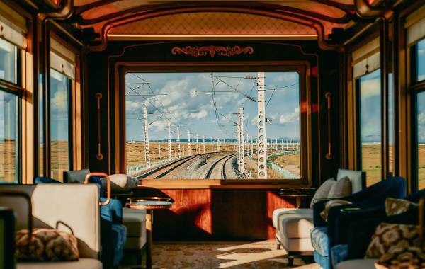 با این قطار لوکس از جاده ابریشم بگذرید