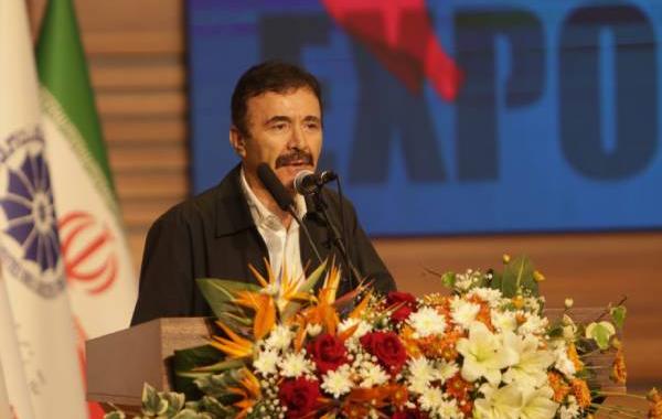 انتقاد صادرکننده برتر از موانع پیش روی تولید و صادرات