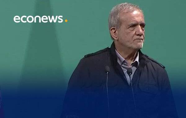 ملتی که می‌خواهد زنده باشد باید کتاب را جدی بگیرد