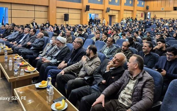 امرایی: قیام ۱۶ آذر فضای خفقان پس از کودتا را شکست