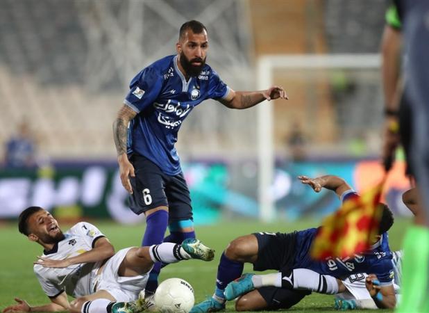 چشمی: از آنهایی که از صدرنشینی استقلال ناراحت هستند عذر می‌خواهم!/ چرا سال‌های پیش که تیم‌های دیگر در صدر بودند خبری از بیانیه نبود؟!