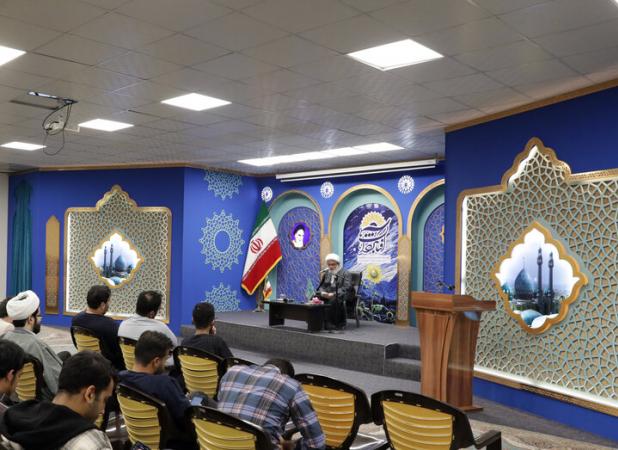 شعر در جنگ‌های شناختی آخرالزمان نقش‌آفرین است