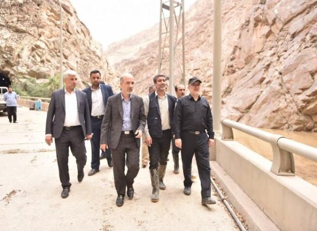 وزیر نیرو از محور سیل‌زده چالوس بازدید کرد