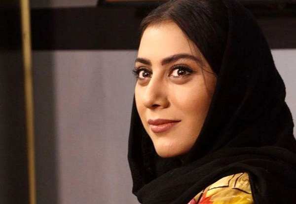 گریم متفاوت و دیدنی مونا فرجاد در یک فیلم