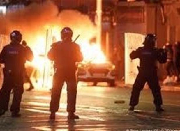 ناآرامی و خشونت در مقابل محل اسکان پناهجویان در ایرلند
