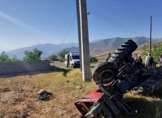 ۲ فوتی در اثر واژگونی تراکتور در جلفا