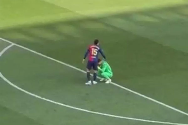 گریه بازیکن بارسلونا با وجود برد مقابل رئال مادرید