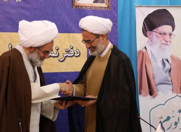 برقراری تعامل مردم و مسئولان با دفتر مورد تاکید است