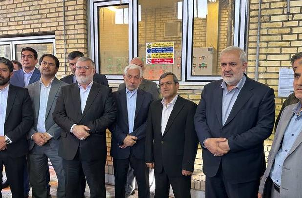 وزیر نیرو جهت بازدید از طرح‌های حوزه آب و برق وارد رباط کریم شد
