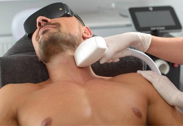 لیزر موهای زائد برای پوست‌های تیره؛ نکات مهم و دستگاه مناسب