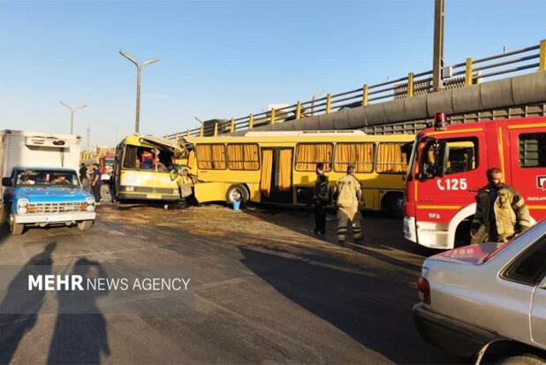 تعداد مصدومین تصادف ۲ اتوبوس در جاده مخصوص کرج به ۲۶ نفر رسید