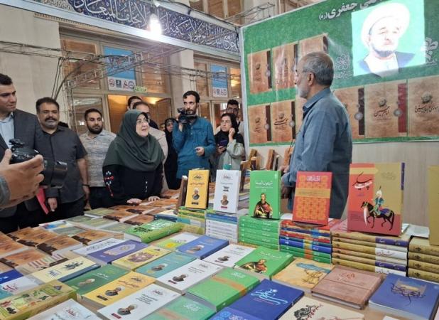 بازدید سخنگوی دولت از نمایشگاه کتاب تهران