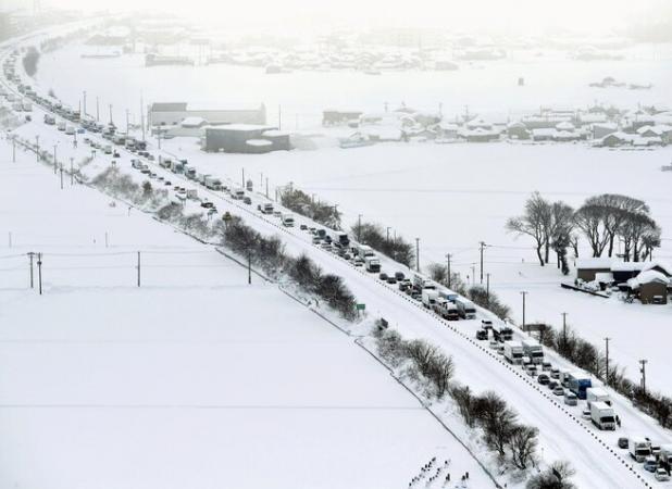 دست کم ۸ کشته و ۵۱ مصدوم در پی برودت هوا و شرایط جوی نامساعد در ژاپن